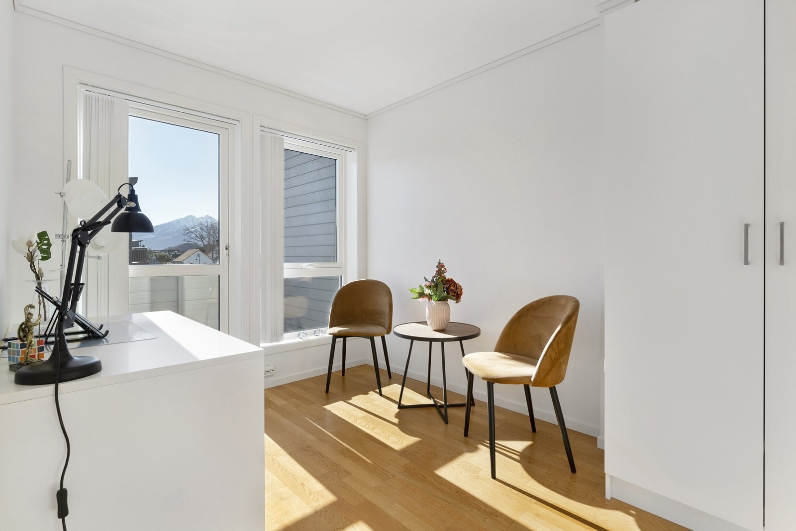 Soverom nummer to er også av god størrelse, har har utgang til veranda. Galleribilde