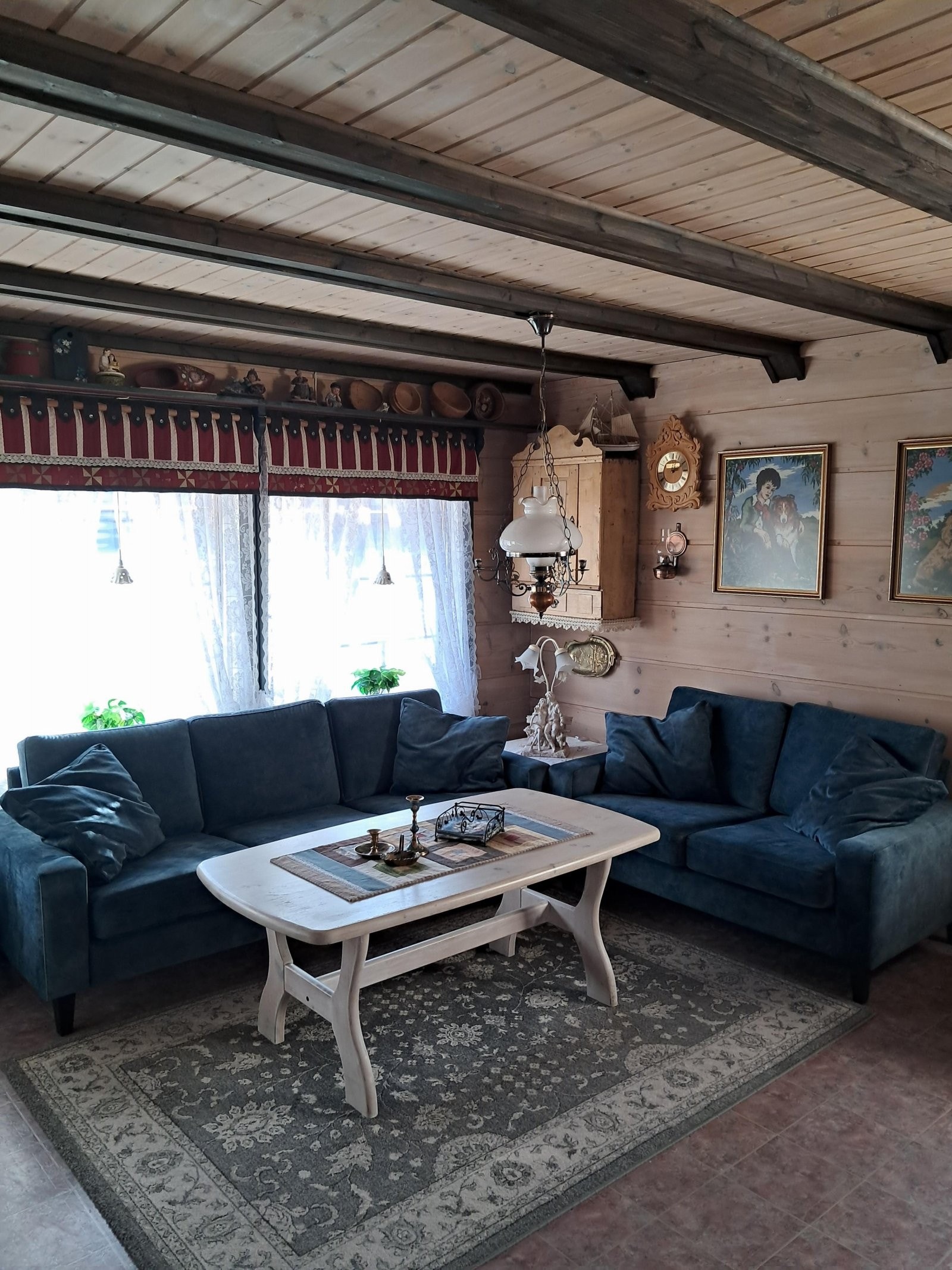 Mye naturlig lys slippes inn gjennom vinduene Galleribilde