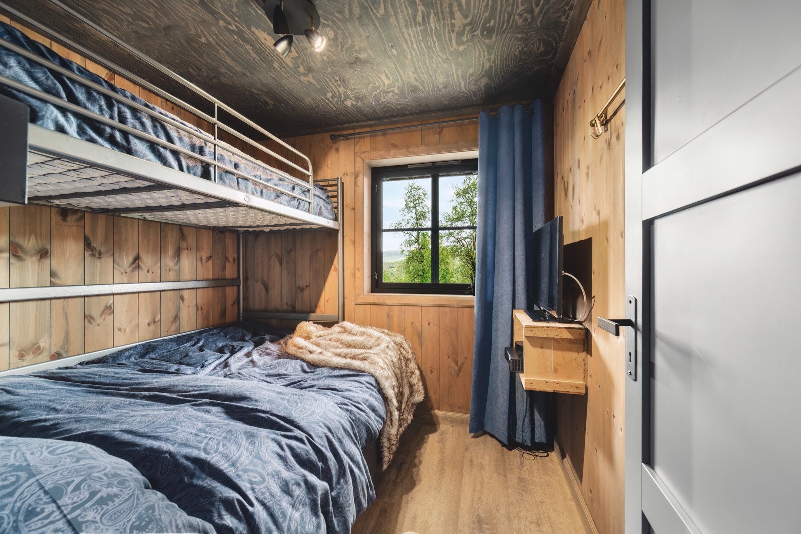 Soverom i underetasje. Galleribilde