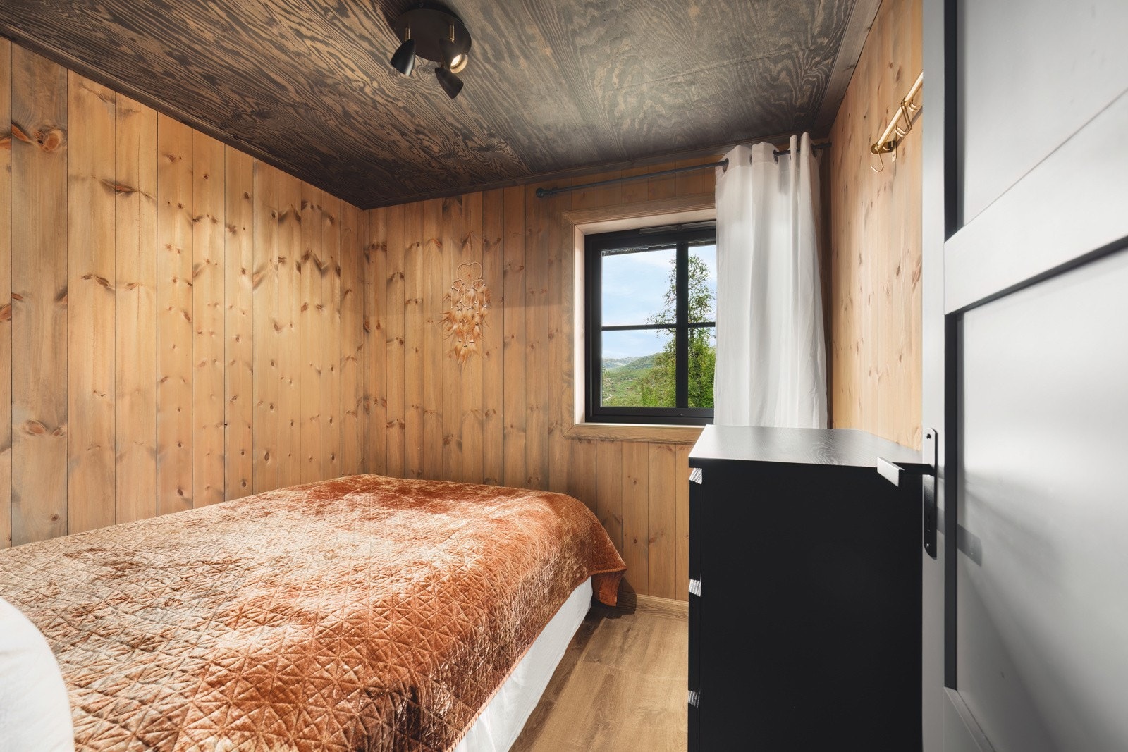 Soverom i underetasje. Galleribilde