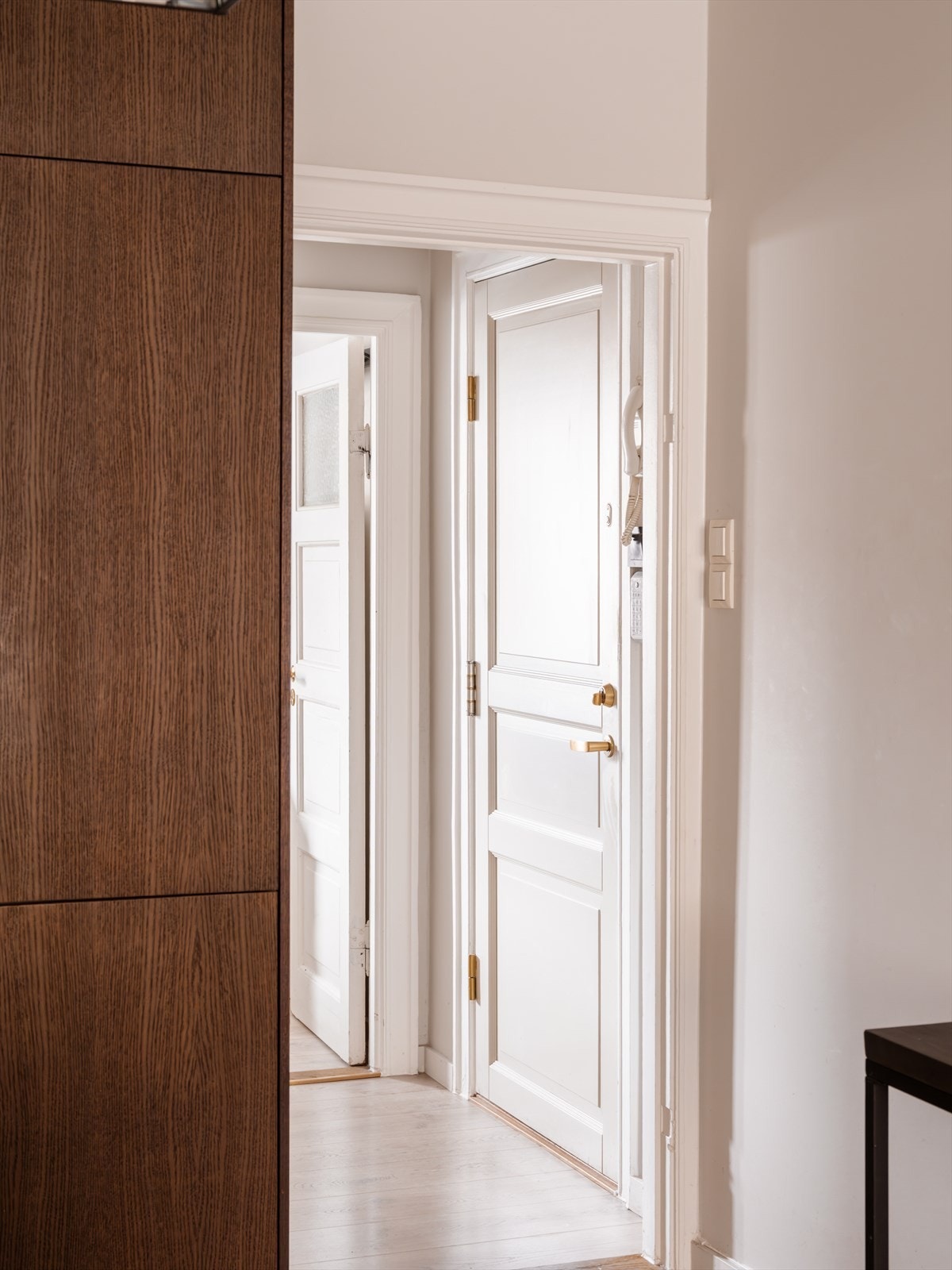 Entré med installert porttelefon Galleribilde