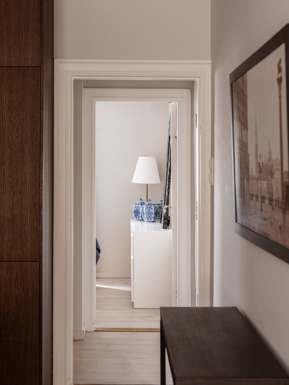 Gang med adkomst til boligens soverom Galleribilde