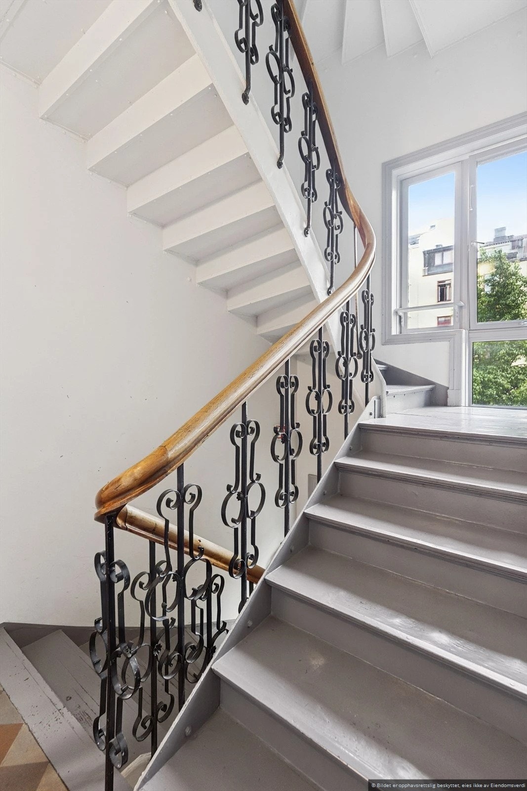 Leiligheten disponerer en bod i kjeller på 8,15 m². Galleribilde