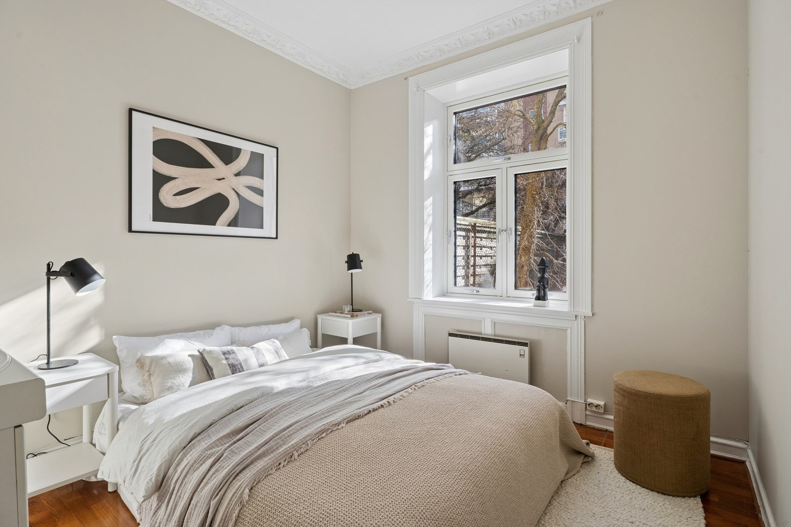 Både kjøkken og soverom vender mot bakgården. Galleribilde