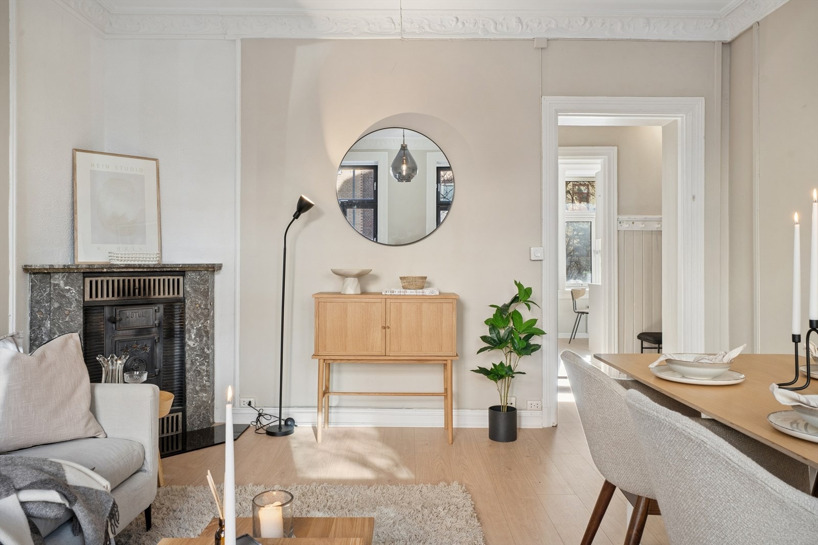 Den klassiske bygården er fra 1920. Nye vinduer med 3-lags energiglass fra 2023. Galleribilde