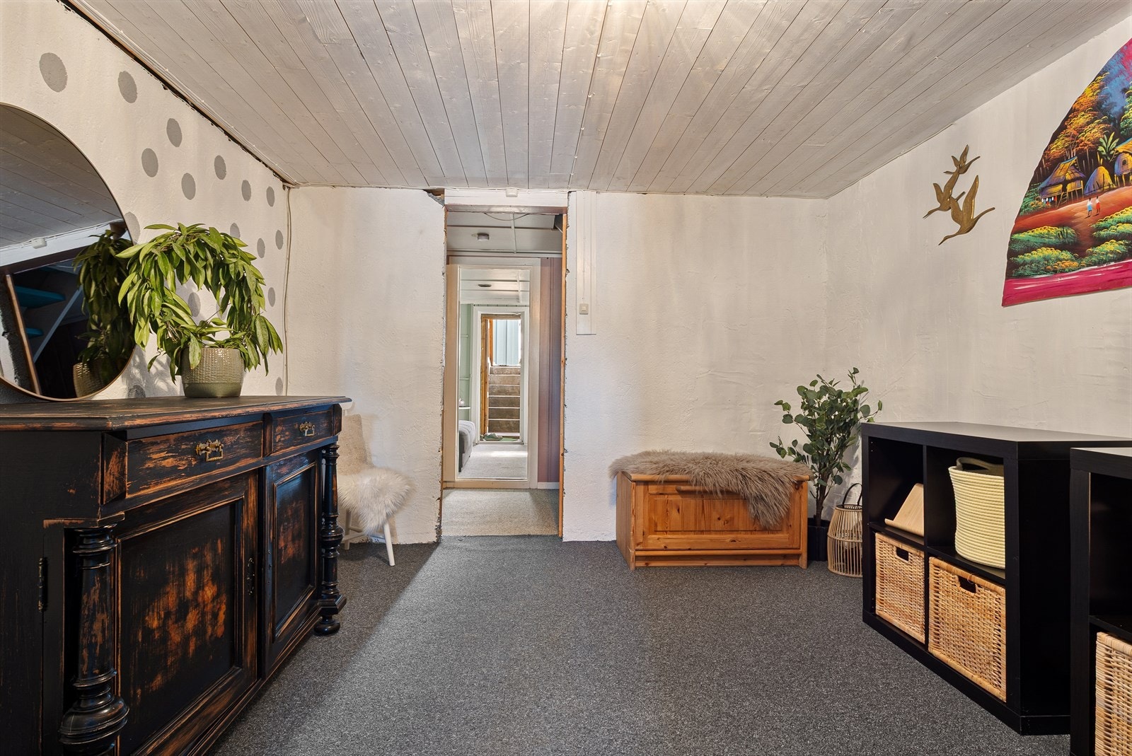 Fleksibelt oppholdsrom med flere bruksmuligheter - ideelt som garderobe eller hobbyrom. Galleribilde