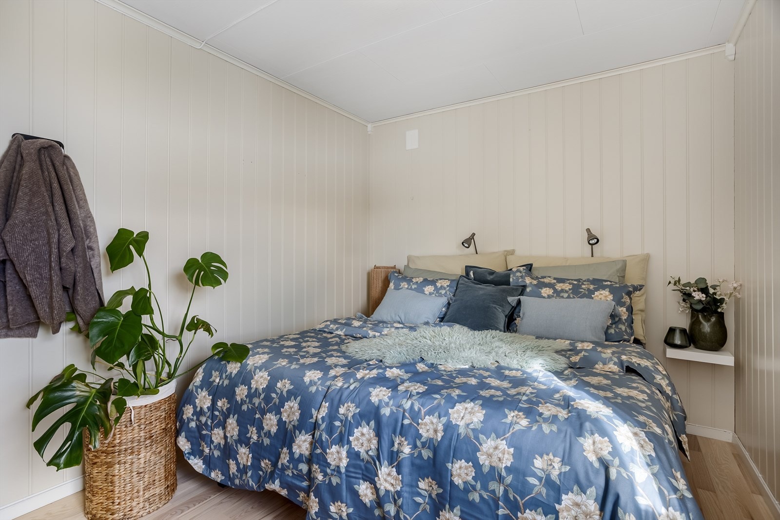 Hovedsoverommet har god plass til dobbeltseng. Galleribilde