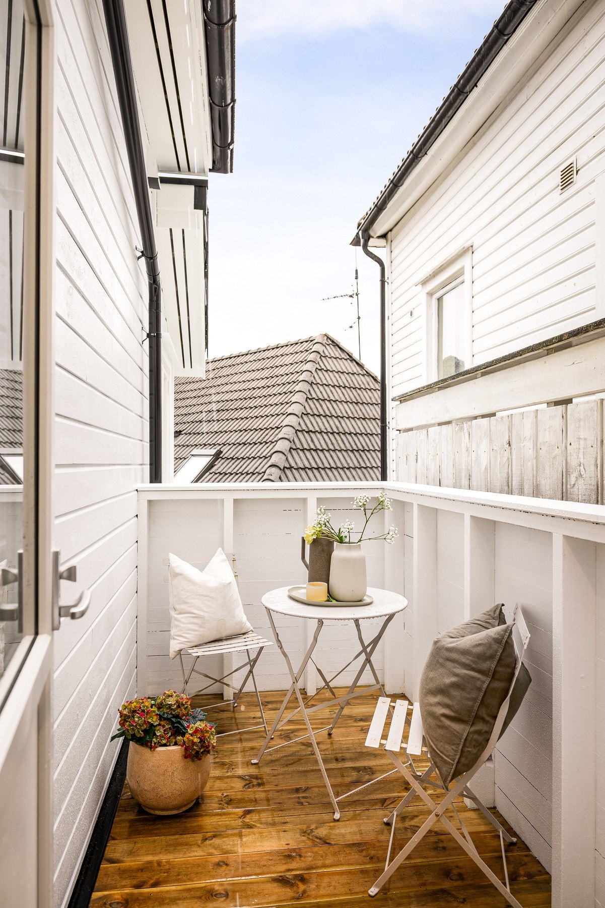 Balkong med plass til cafesett Galleribilde