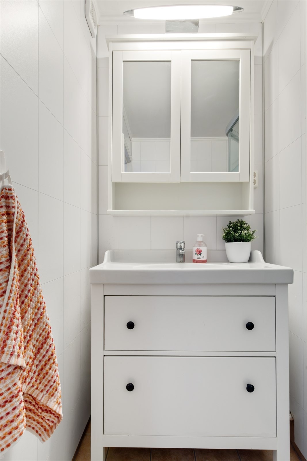 Praktisk bad, med enkelt standard. Galleribilde