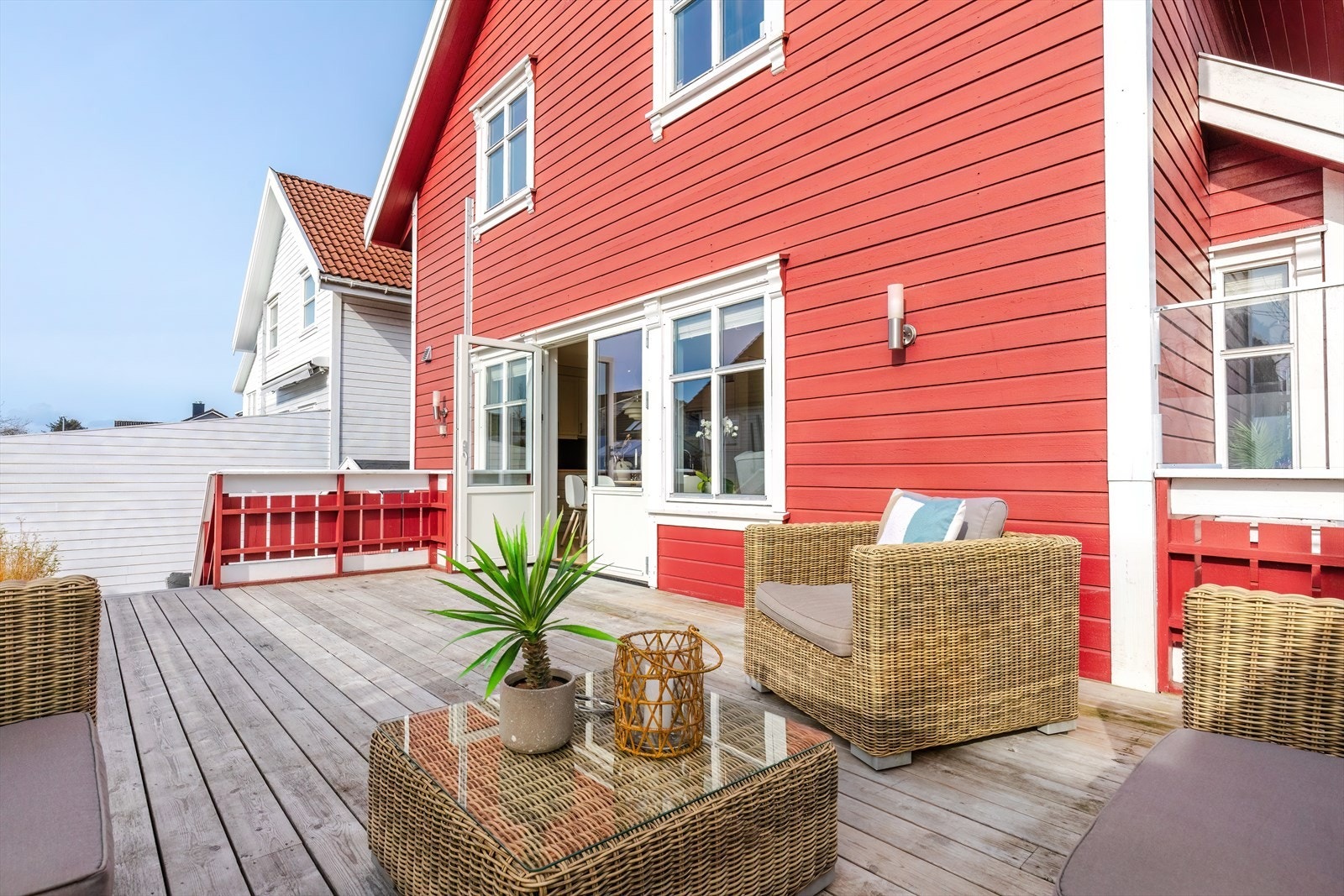 Terrasse - vestvendt med gode solforhold Galleribilde