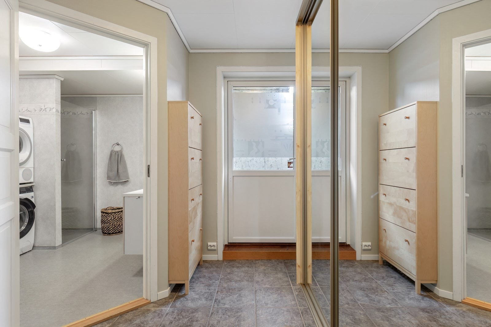 Gang kjeller Galleribilde