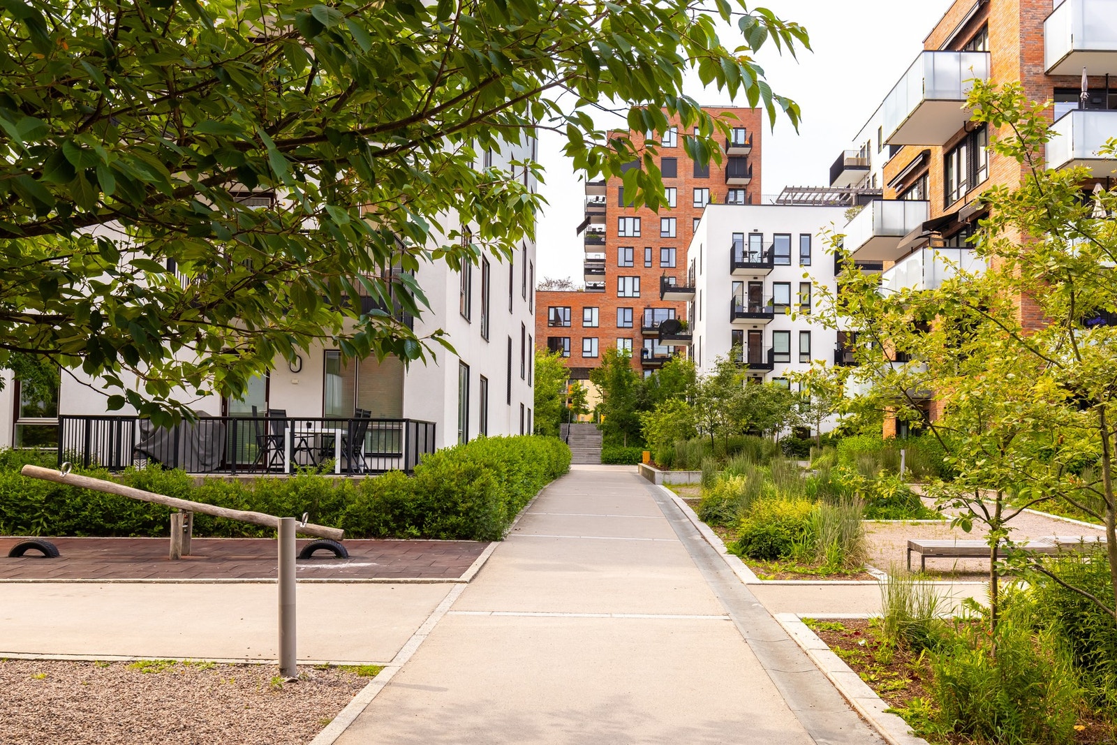 Krydderhagen kom på andreplass i Oslo bys arkitekturpris i 2020 og fikk hederlig omtale hvor juryen fremhevet den "tidløse og klart definerte arkitekturen" som har skapt et boligområde med karakter og identitet. Galleribilde