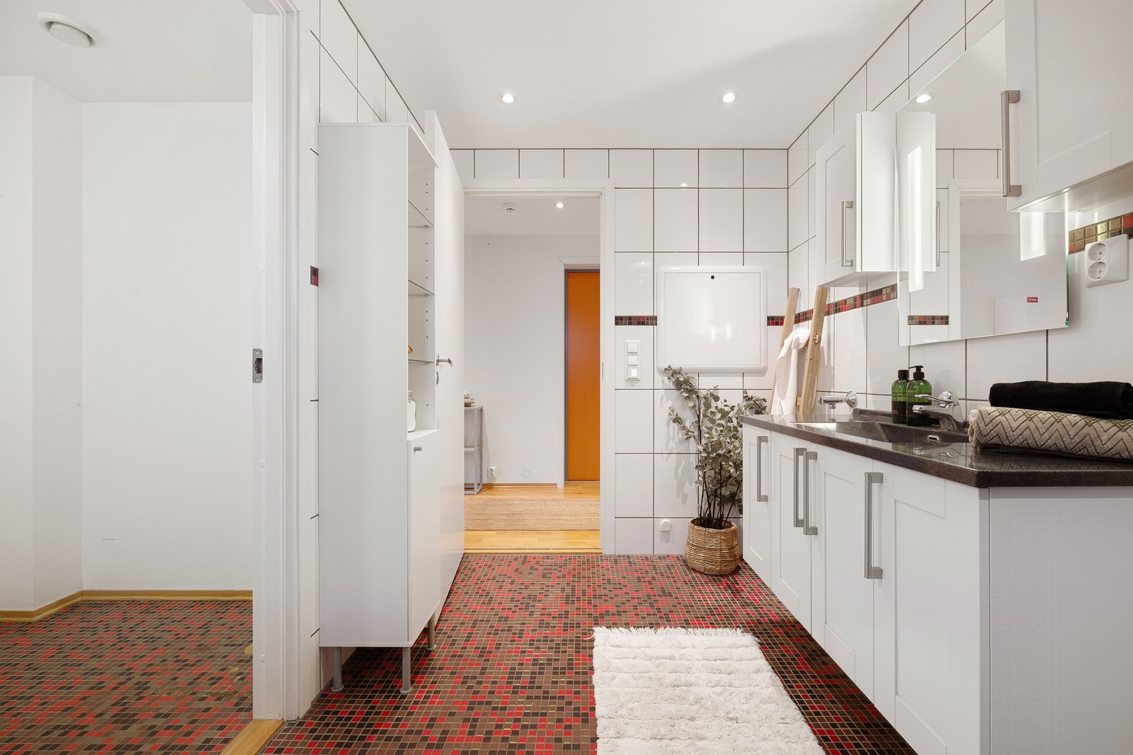 Opplegg for vaskemaskin. Galleribilde