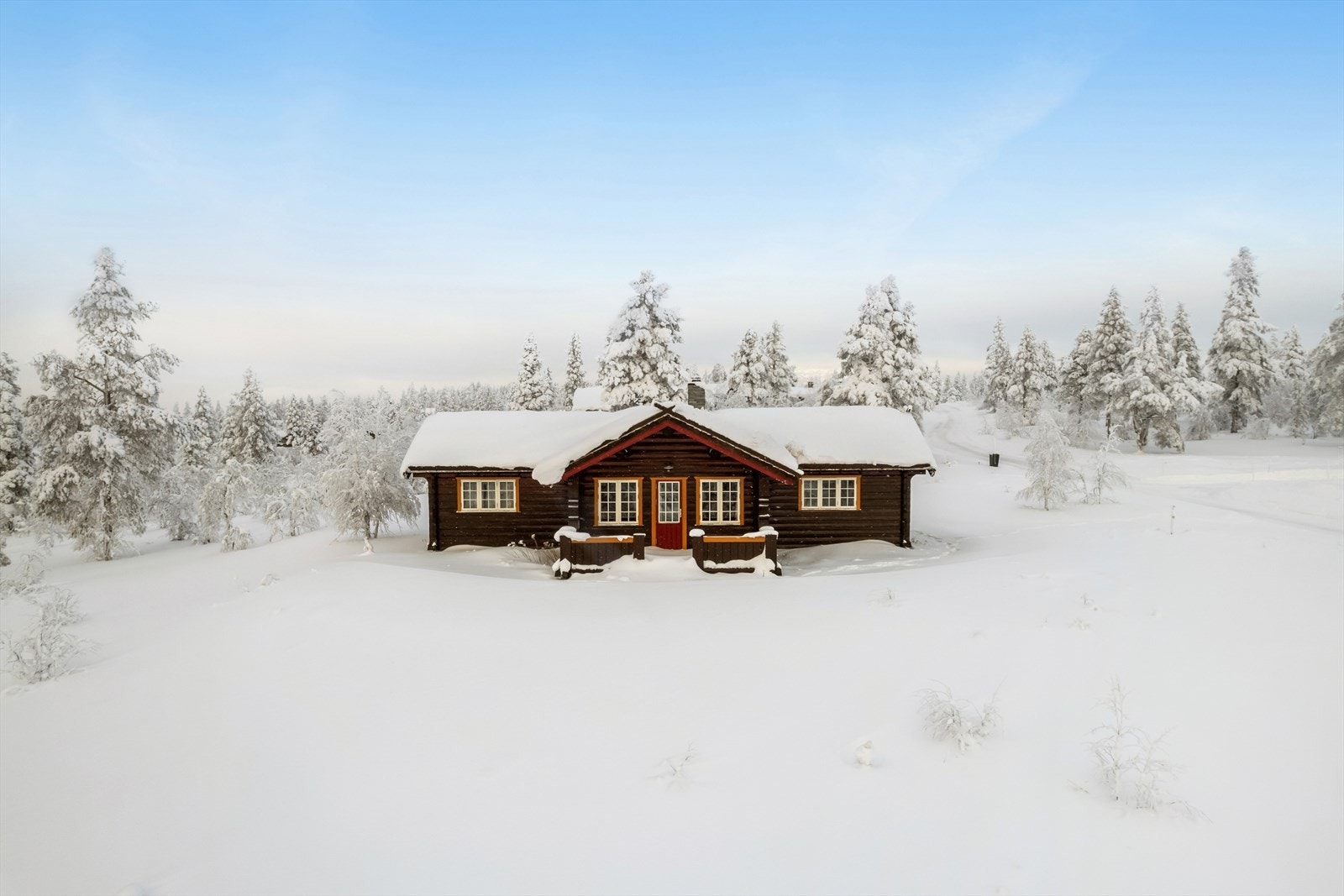 Hytte med fantastisk beliggenhet og utsikt i Rendalen Galleribilde