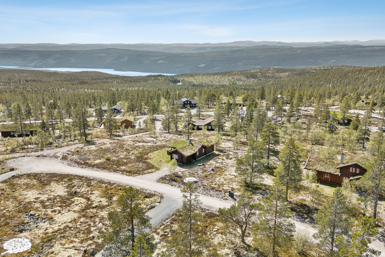 Fra hytten er det utsikt mot naturskjønne omgivelser i Rendalen Galleribilde