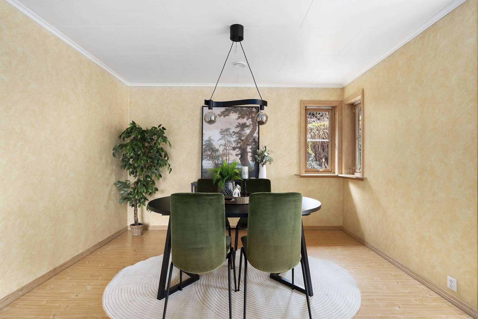 Delar av stova kan også fungere som eit fjerde soverom Galleribilde