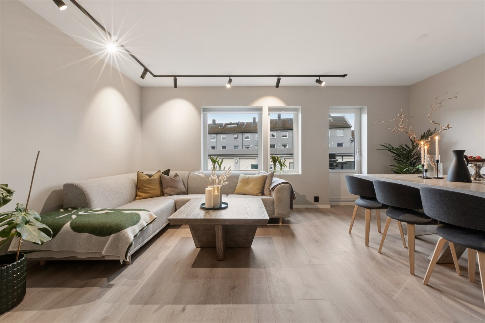 Fra stuen er det utgang til egen balkong Galleribilde