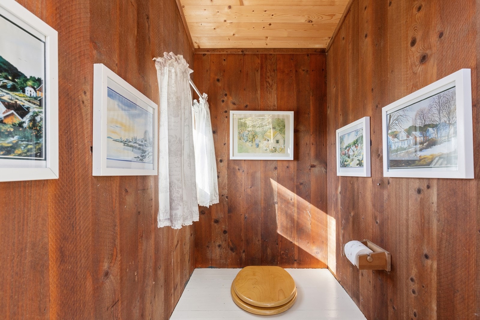 Eiendommen har utedo. Galleribilde