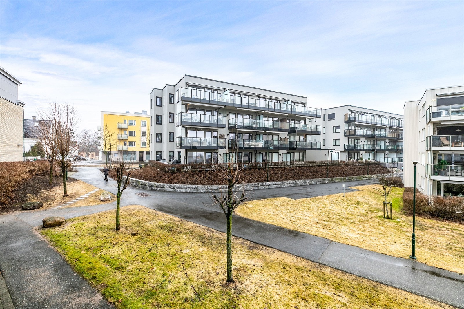 Leiligheten er én av totalt 48 boligseksjoner i Glassperlen Boligsameie, øverst på sentrumsnære og ettertraktede Glassverket. Galleribilde