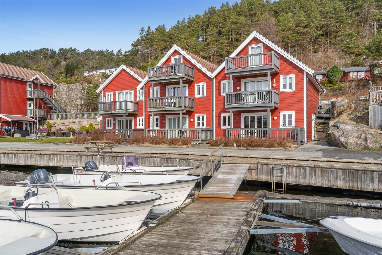 Leilighet over 2 etasjer på brygge på Tregde feriesenter Galleribilde