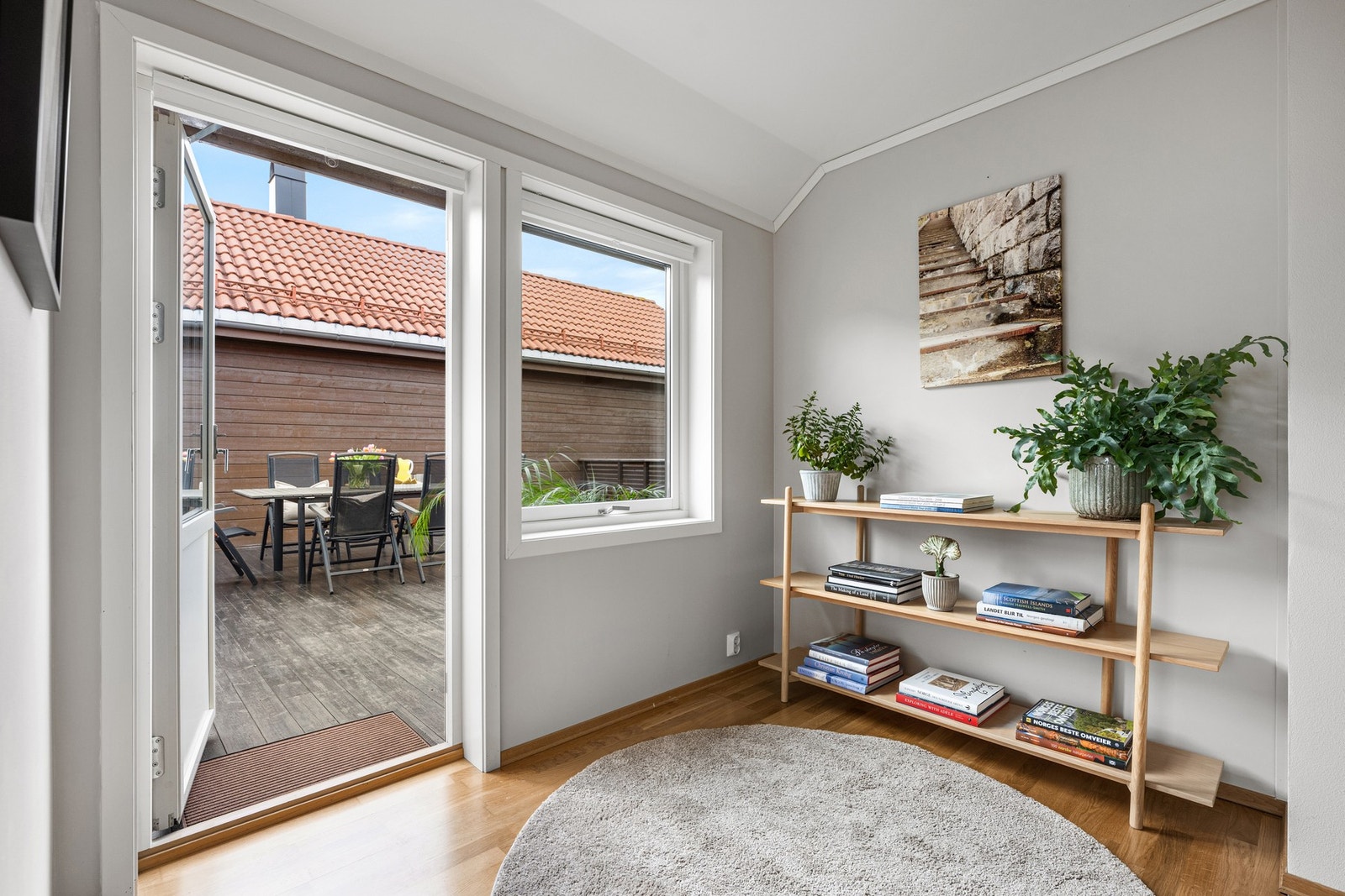 Det er fra gangen i 2. etasje ankomst til boligens takterrasse Galleribilde
