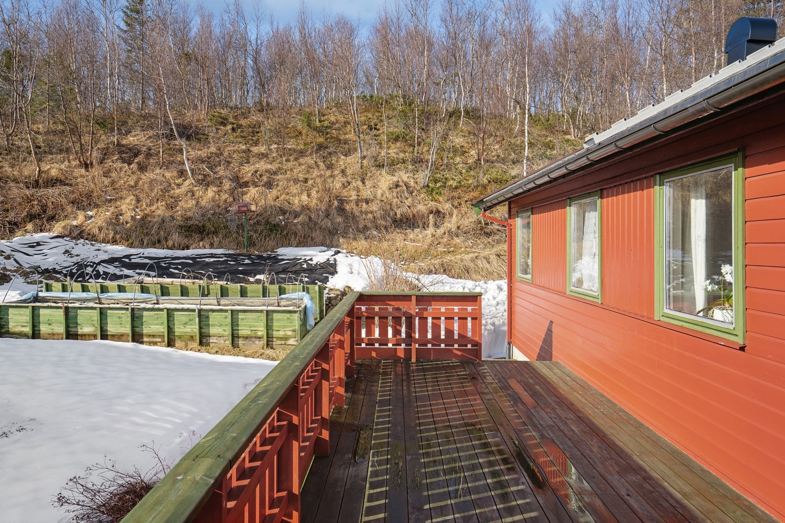 Boligen ble malt utvendig i perioden 2023-2025. Galleribilde