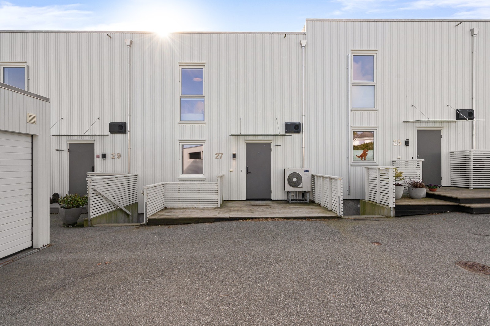 Rolig, barnevennlig og svært attraktivt bomiljø innerst i blindvei Galleribilde