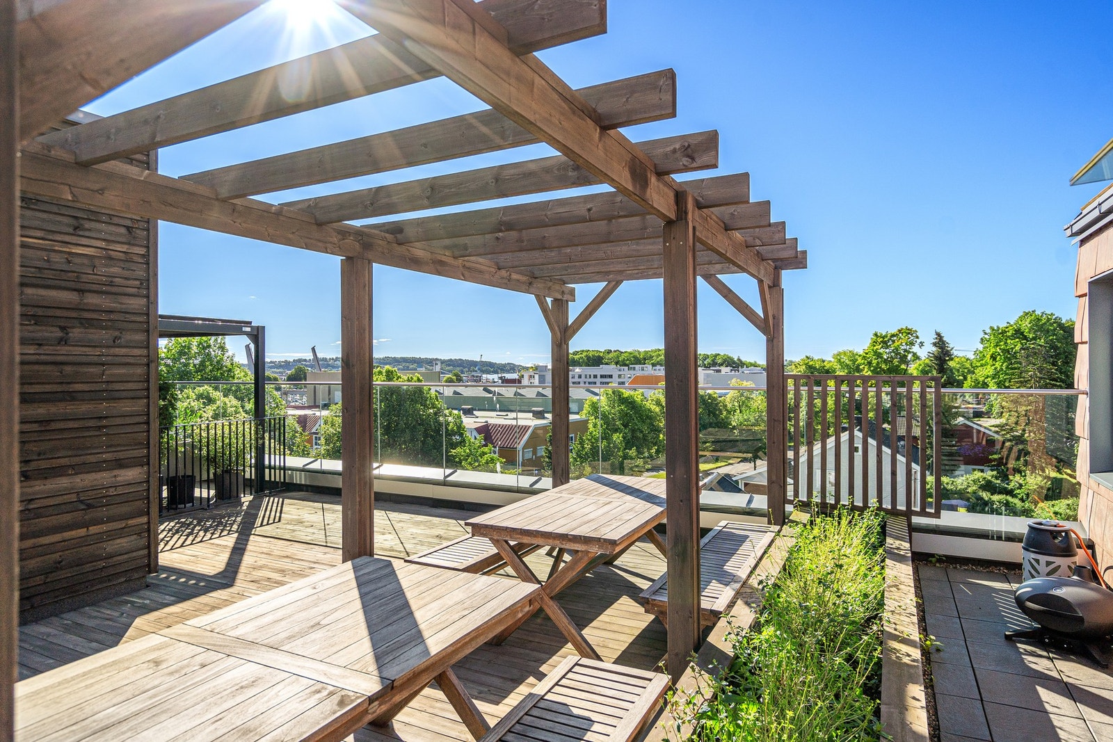 Sameiet har felles nydelig takterrasse, med fantastiske solforhold. Galleribilde