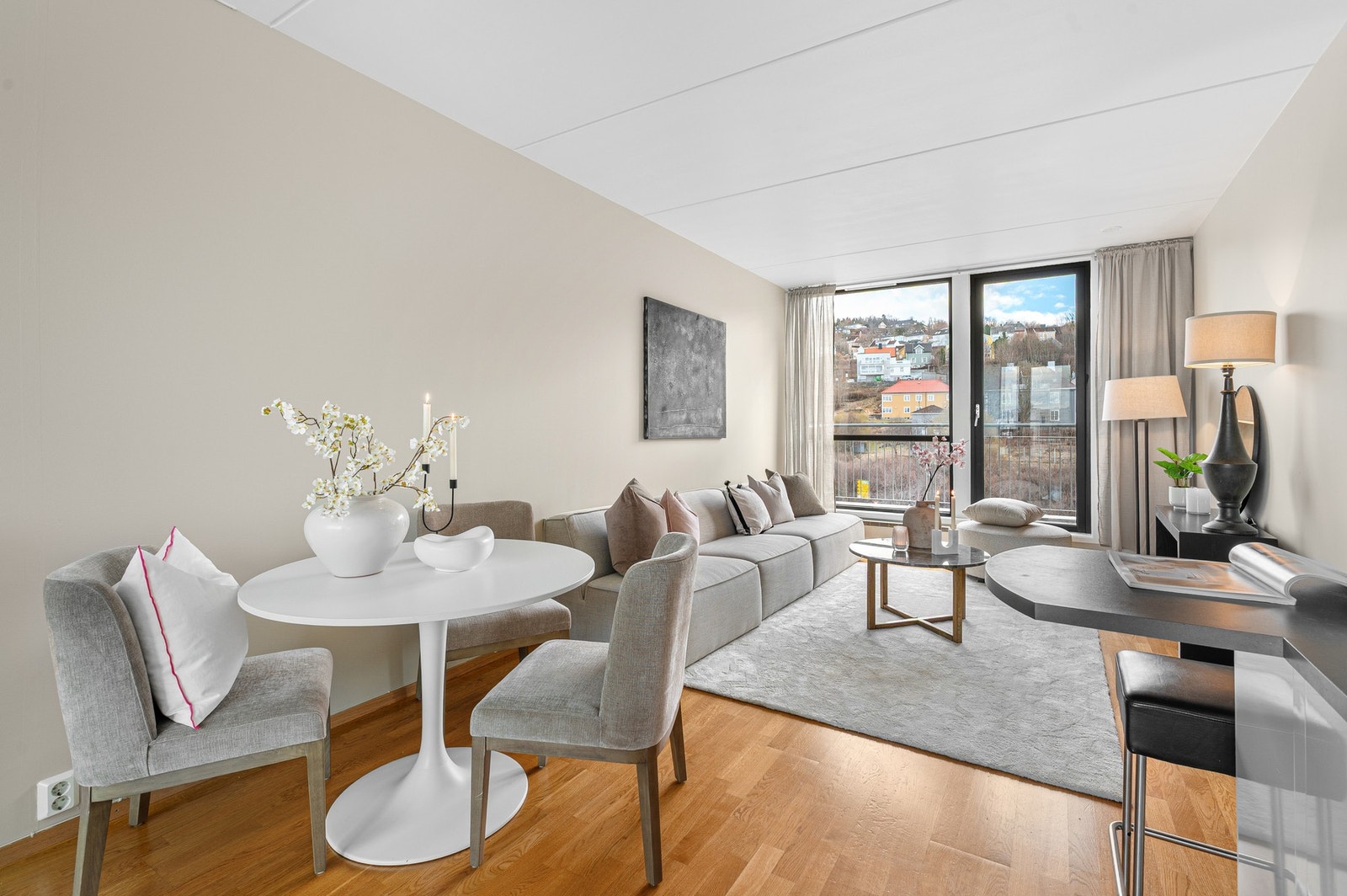 EiendomsMegler1 v/Kristian Sundland har gleden av å presentere Mellomila 61! Foto: Krokstad & Nervik v/ Jens Martin Nervik. Galleribilde