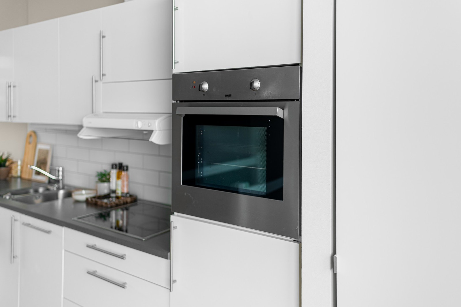 Her får du en integrert stekeovn i praktisk høyde for matlagingen. Galleribilde