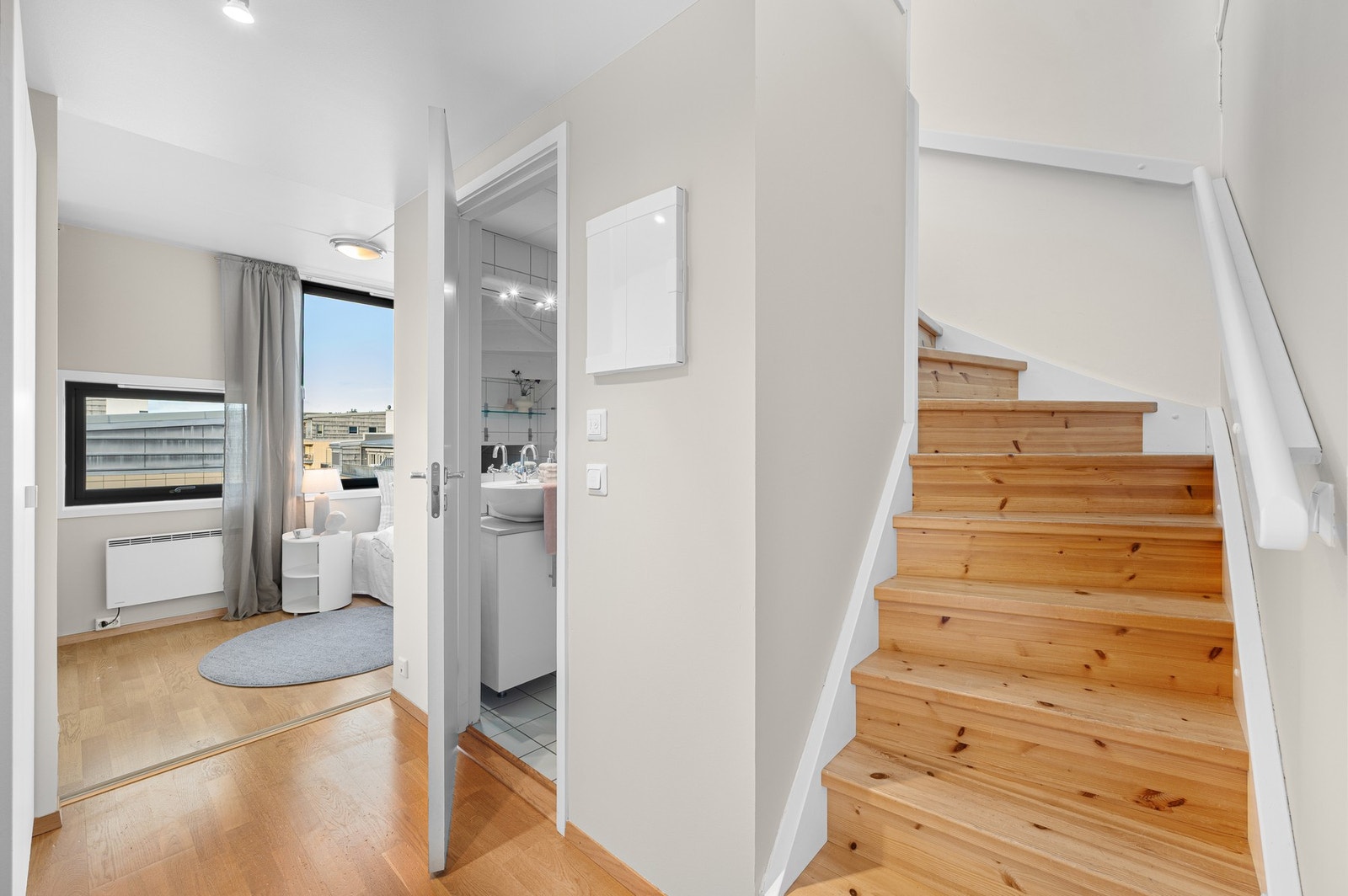 Videre nede i 3. etasje har du et soverom, bad og entré. Galleribilde