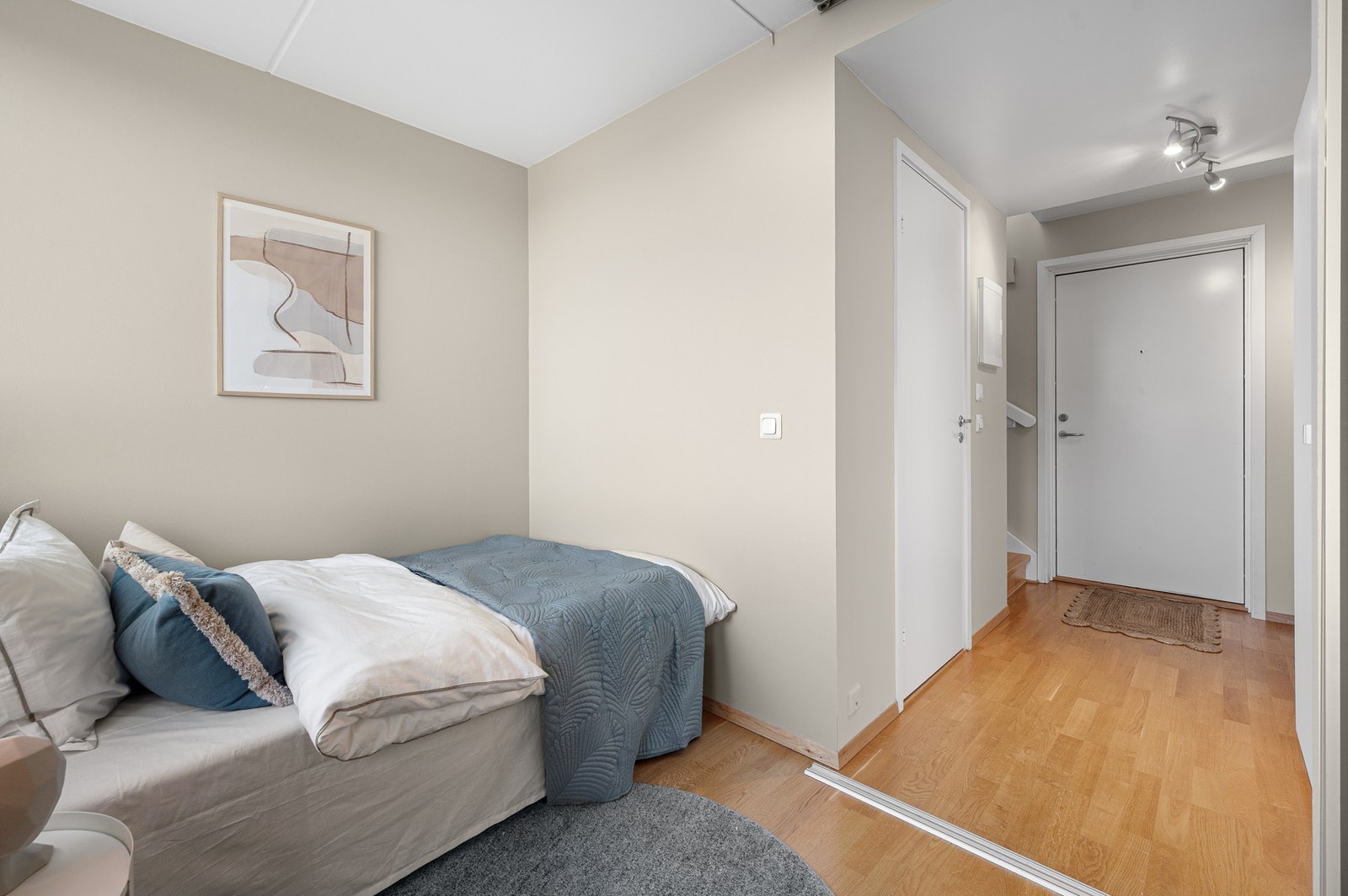 Soverom 2 er også utstyrt med praktisk skyvedør. Galleribilde