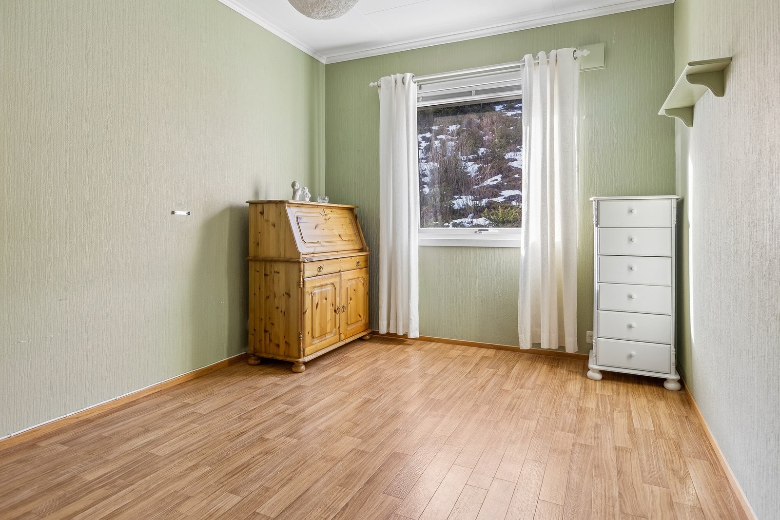 Soverom I er romslig og har god plass til dobbelseng. Galleribilde