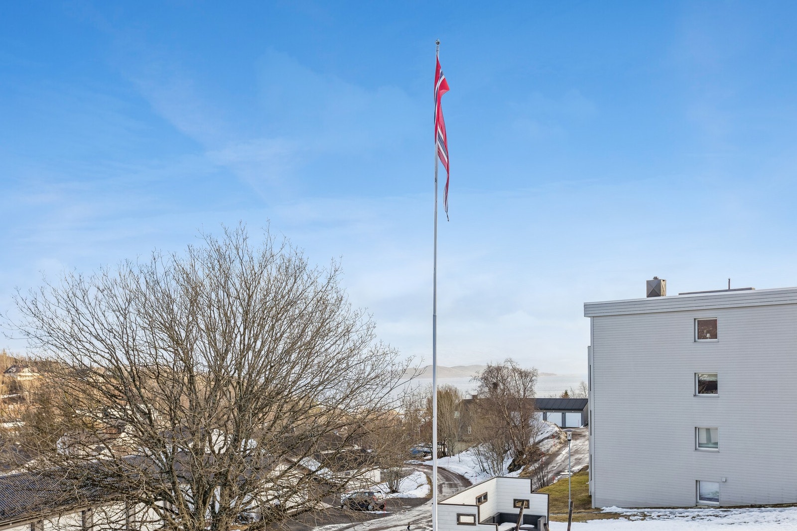 Borettslaget har egen flaggstang. Galleribilde