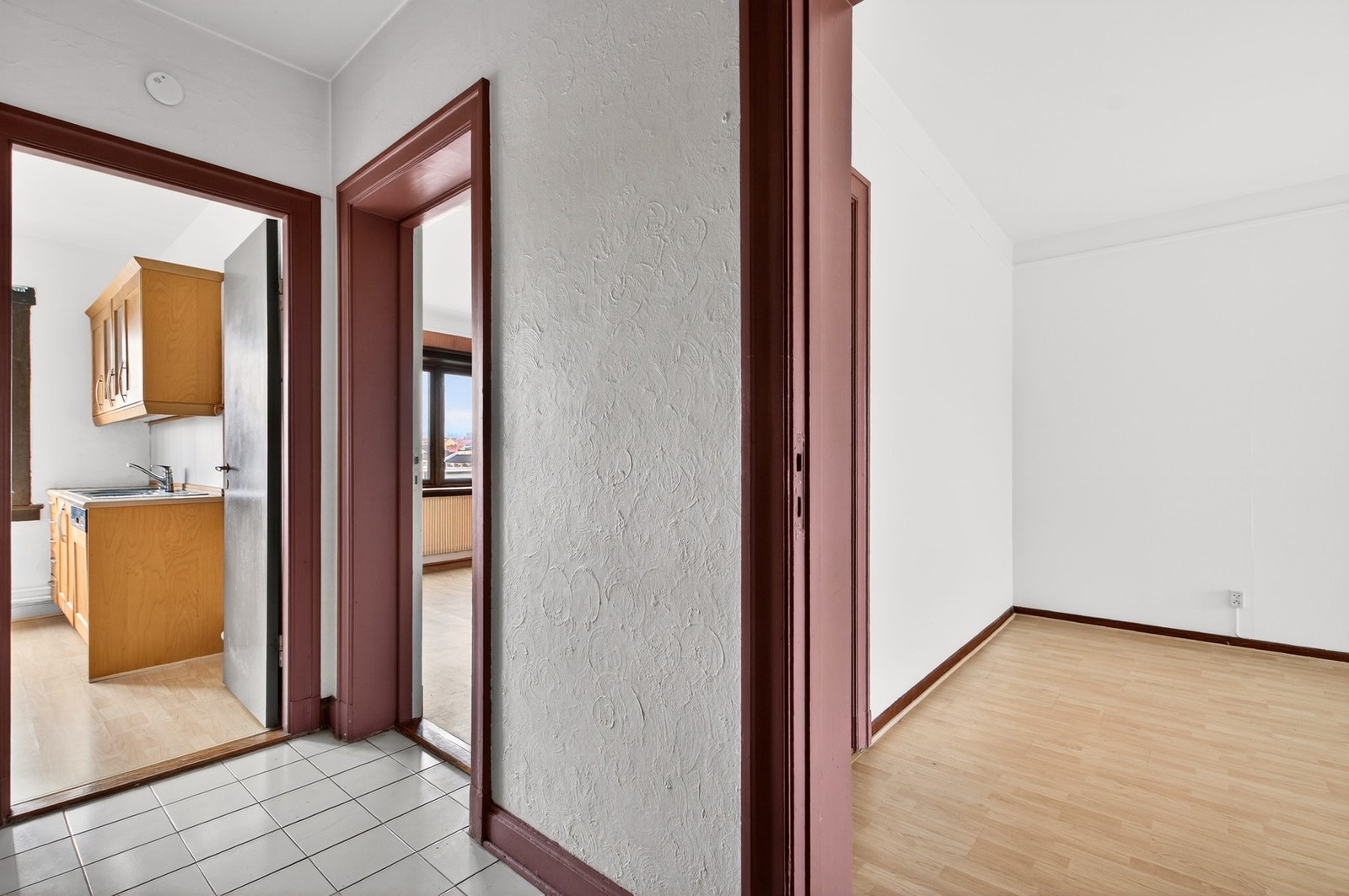 Leiligheten disponerer en kjellerbod på 3 kvm og loftsbod på 8 kvm (gulvareal). Galleribilde