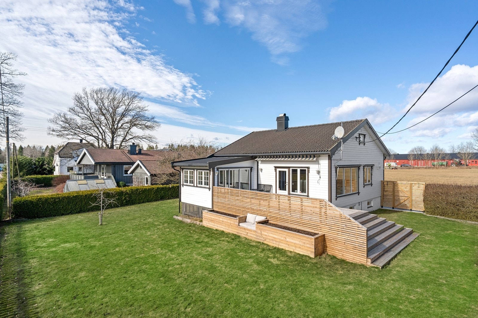 DNB Eiendom v/Jim Robin Henriksen ønsker velkommen til Hortensveien 98 Galleribilde