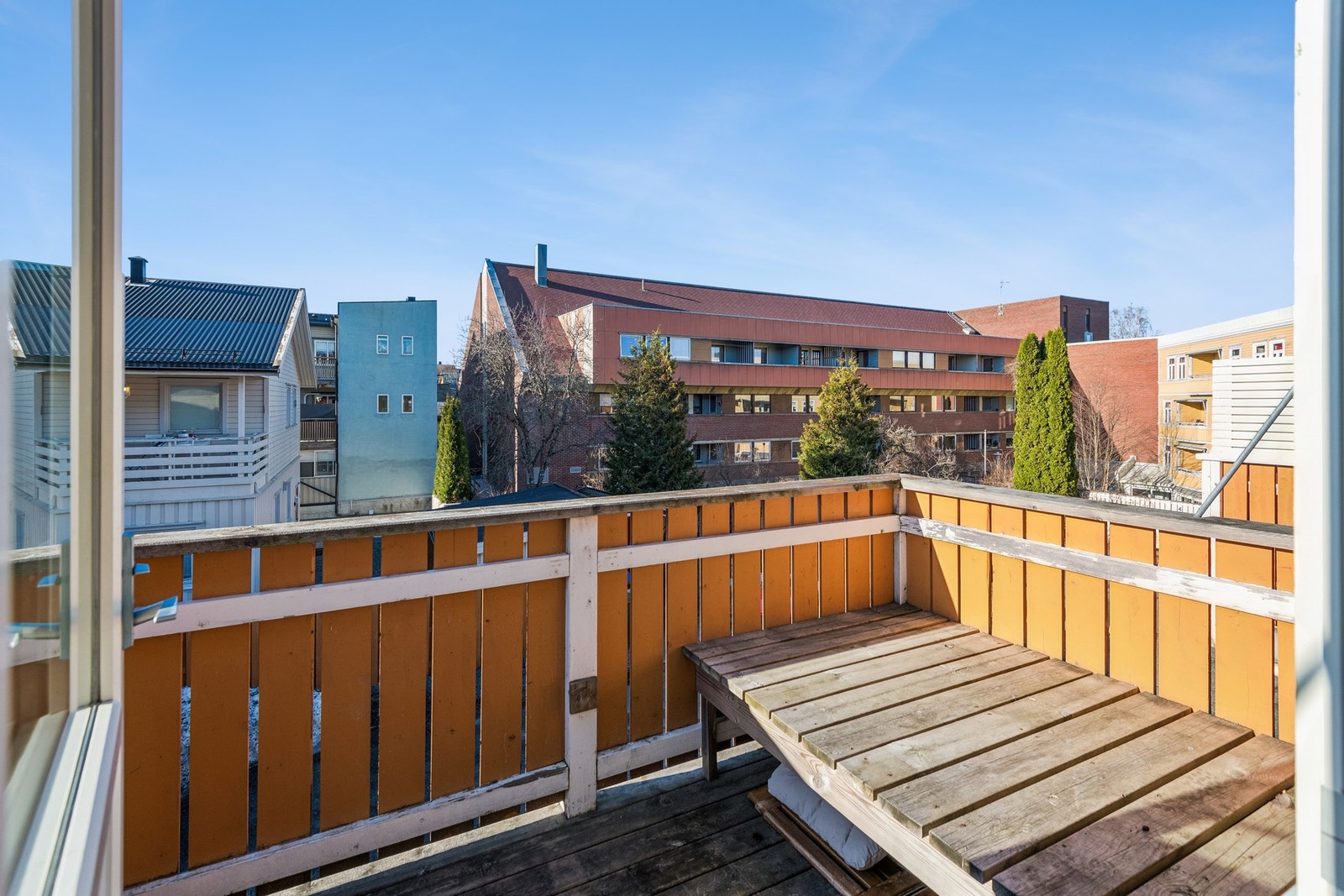 Privat terrasse med kveldssol. Galleribilde