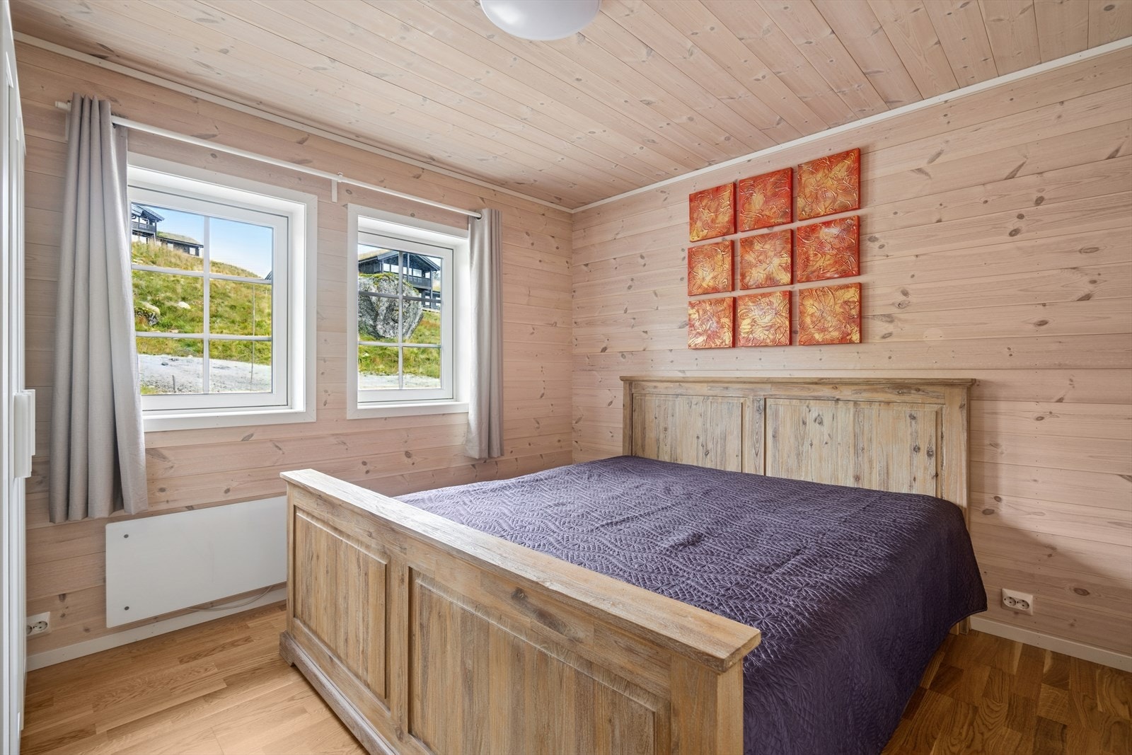 Hytten har en egen "fløy" for alle 4 soverommene. Galleribilde