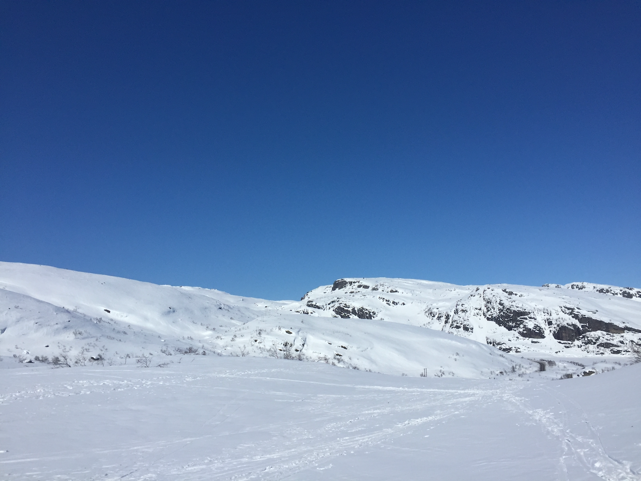 I vintersesongen er det bare å spenne på seg langrennskiene med fantastiske turmuligheter rett utfor døren. Galleribilde