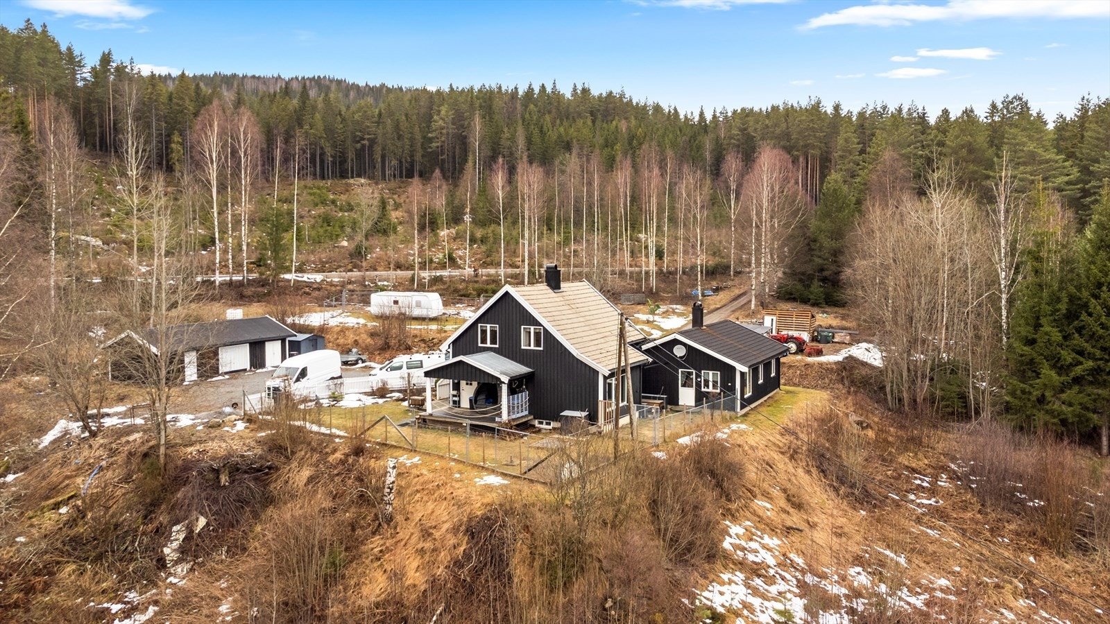 Velkommen til Skogli - en fin plass for seg selv i skogkanten ! Galleribilde