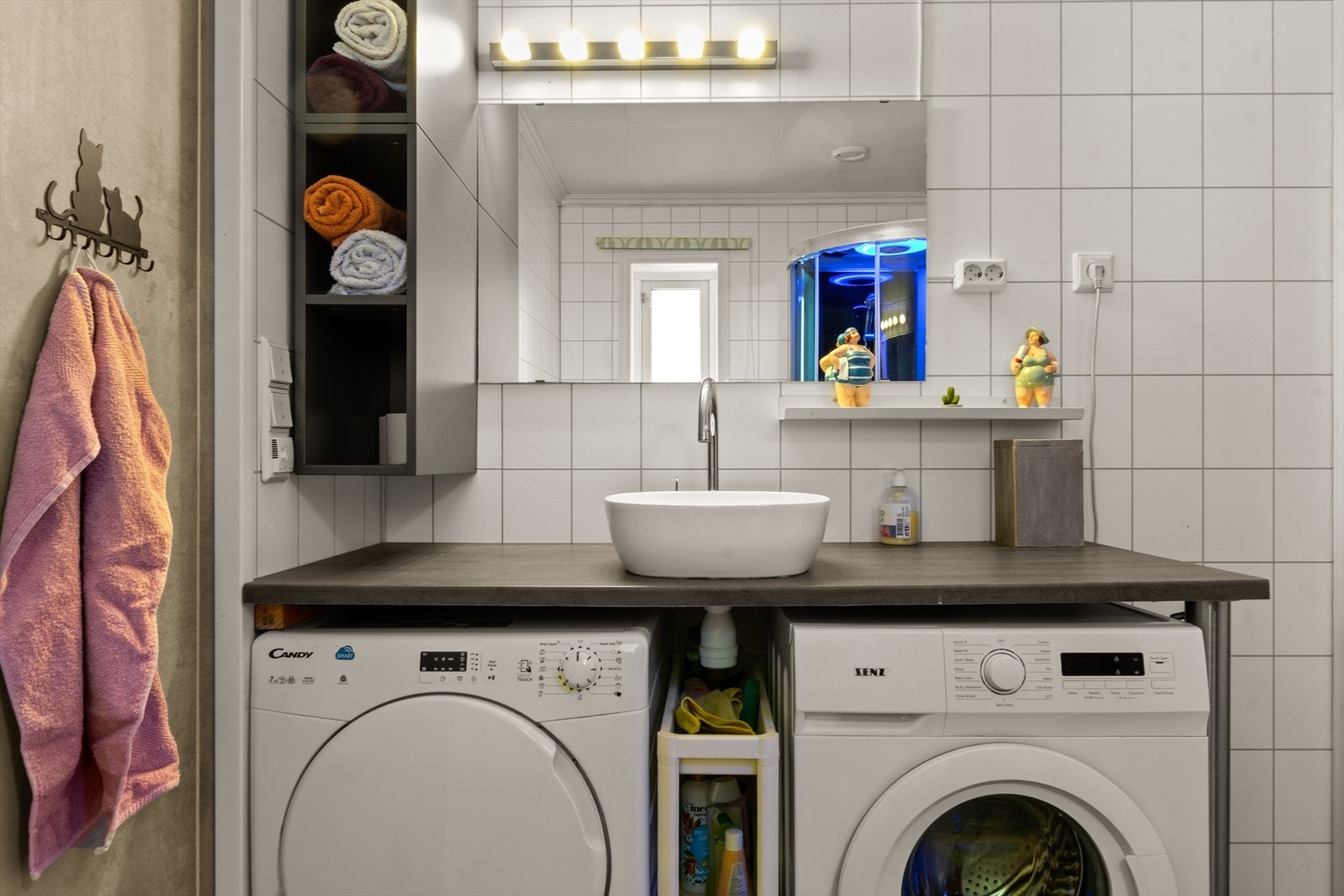 Her er det også opplegg for vaskemaskin og tørketrommel - disse medfølger handelen. Galleribilde