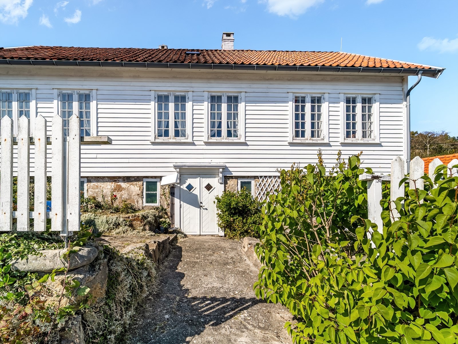 En historisk bygning med mange av de originale detaljene godt ivaretatt. Galleribilde