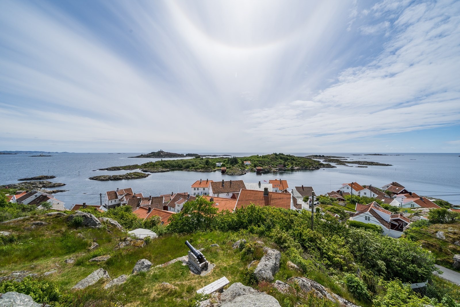 Sørlandsk sommeridyll med fine turområder rett i nærheten. Galleribilde
