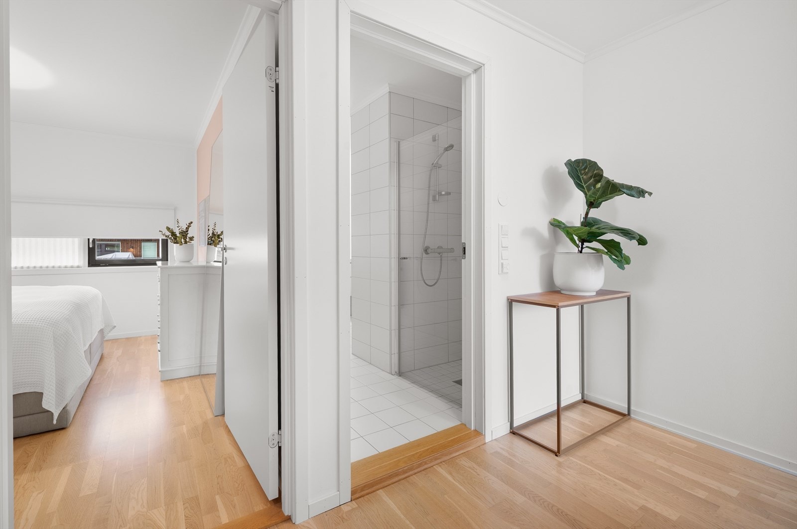 2. etasjen består av 3 soverom og bad. Galleribilde