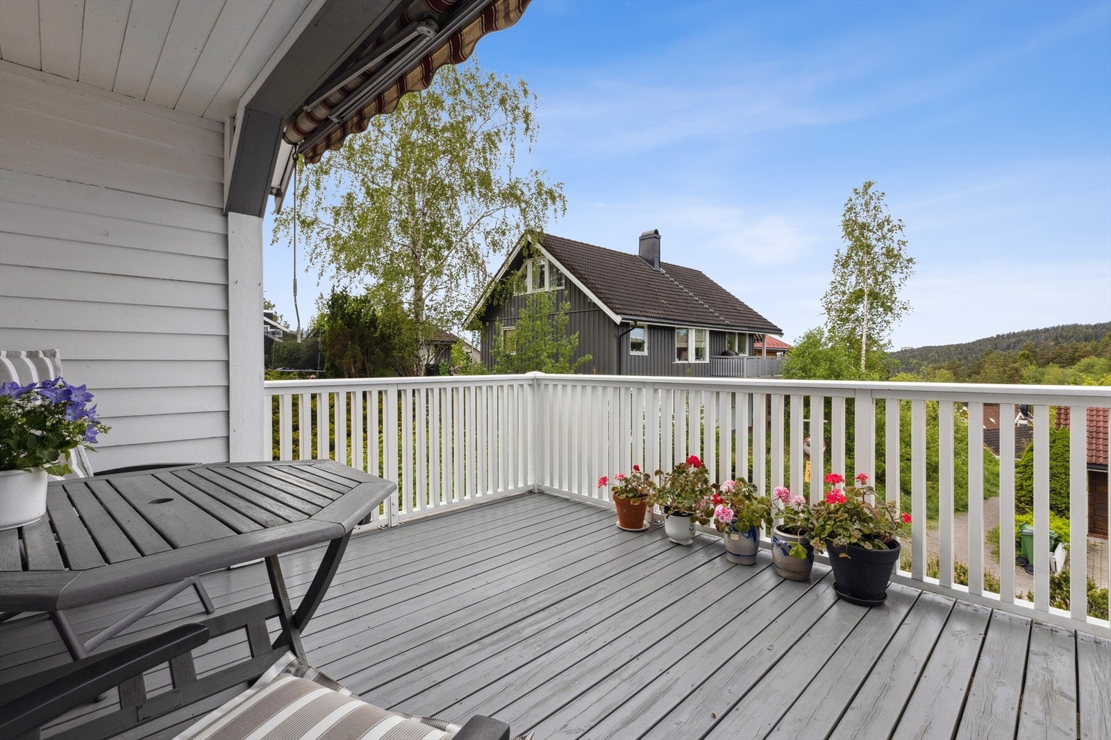 Den romslige balkongen på ca. 11 m² har god plass til en sittegruppe. Galleribilde