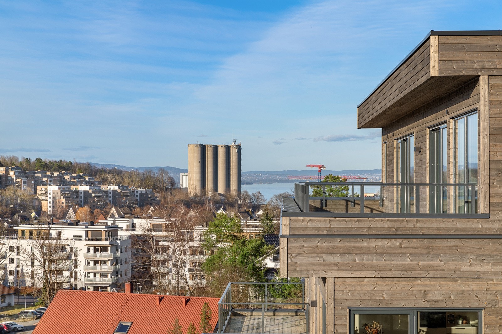 Gløtt av Oslofjorden fra leiligheten Galleribilde