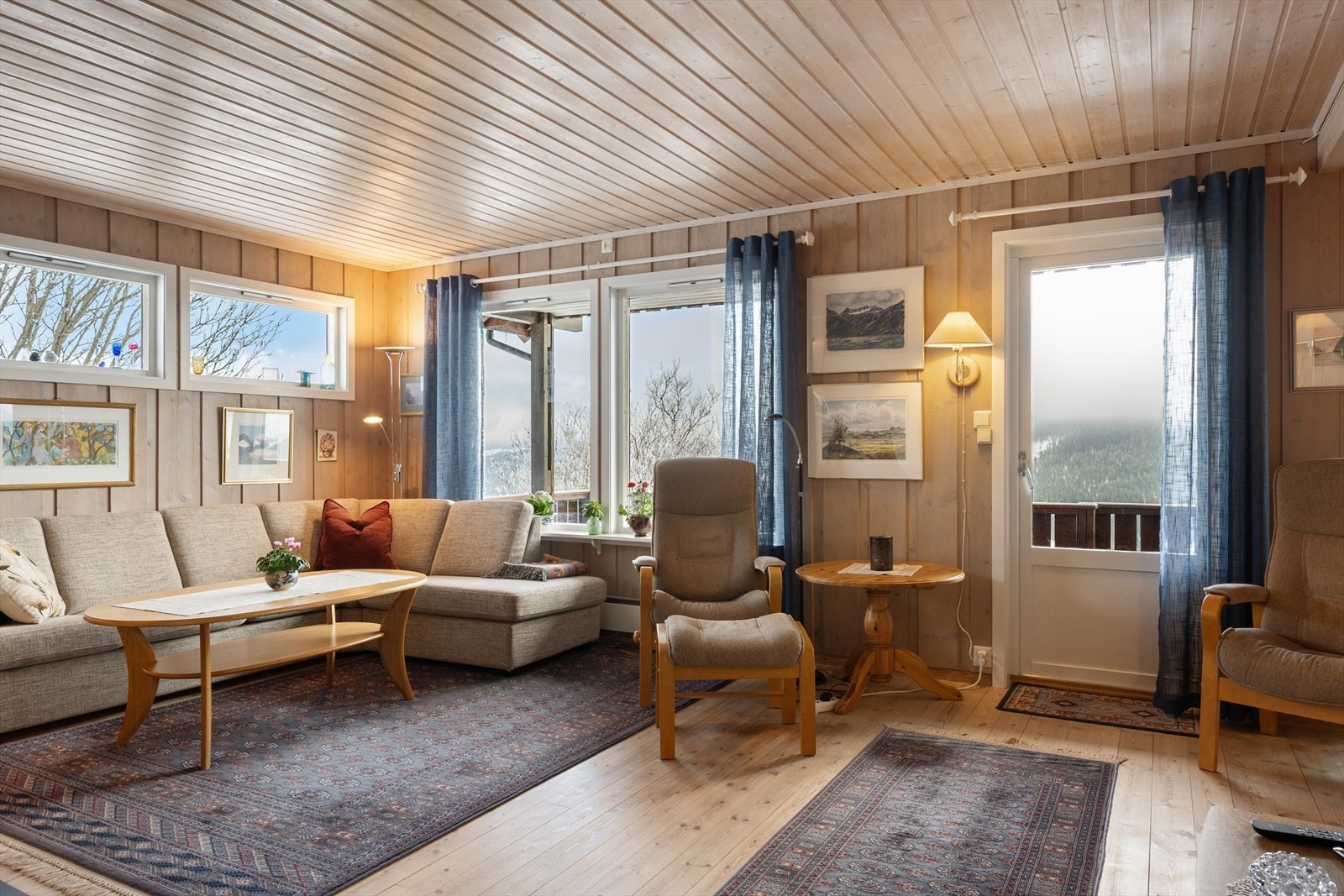 Gode vindusflater gir godt med naturlig lys. Galleribilde