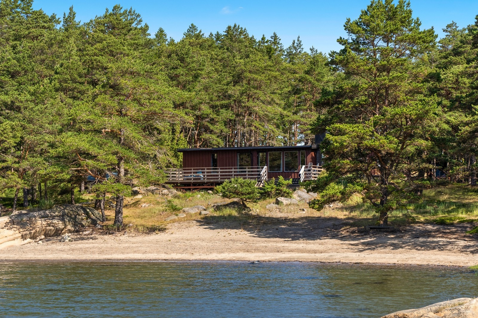 Hytta er opprinnelig fra 1957, og har senere blitt tilbygget større arealer. Galleribilde