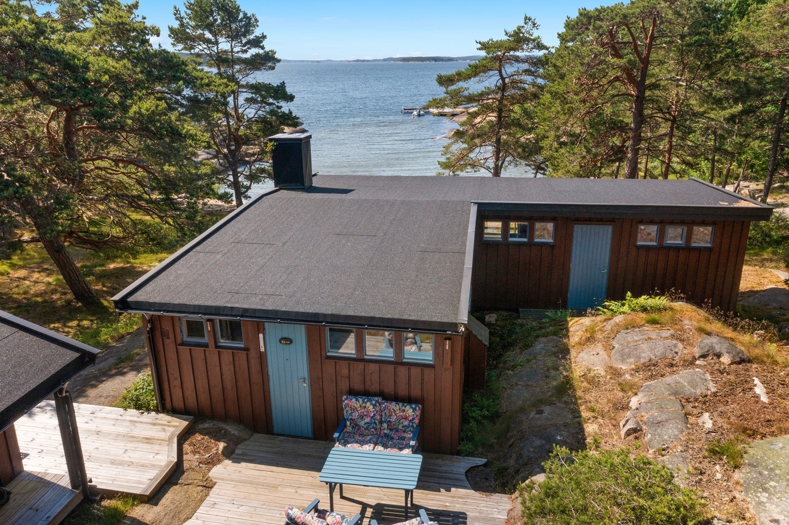 Nærbilde av fasaden mot nord, som viser tilbygget fra 1980. Galleribilde