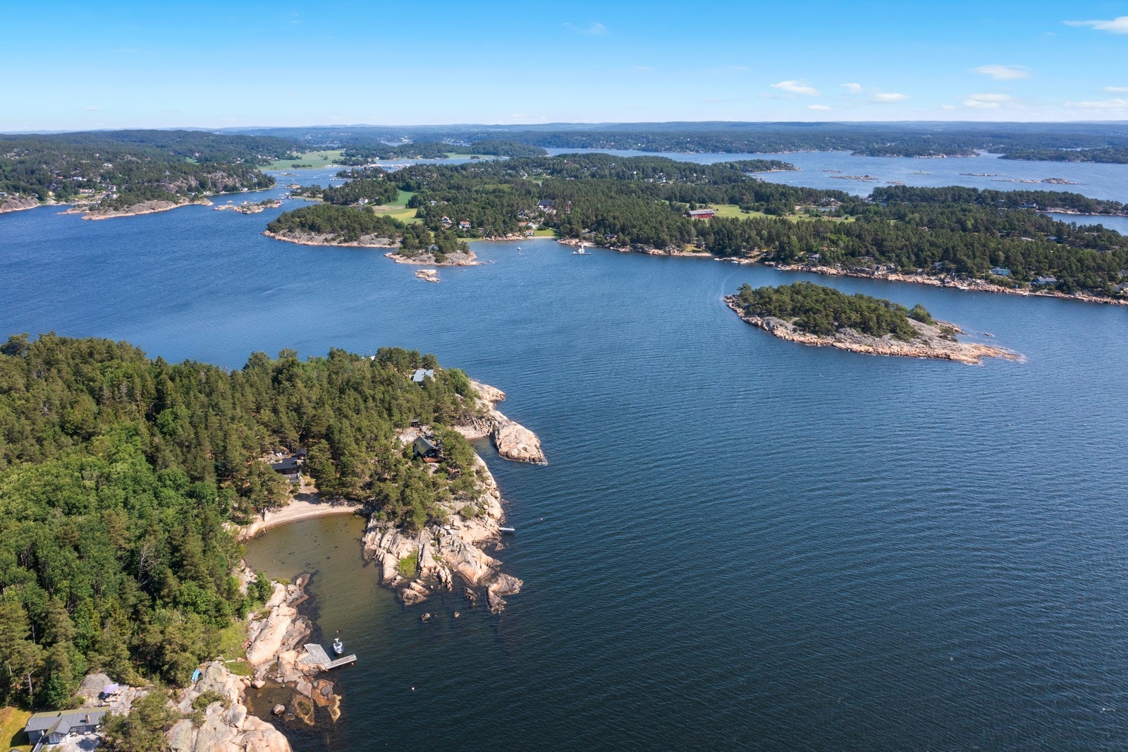 Eiendommen er en del av den idylliske skjærgården i Skjeberg Galleribilde